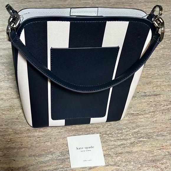 NWOT Spade ♠️ bucket bag striped navy blue and white - Picture 10 of 16